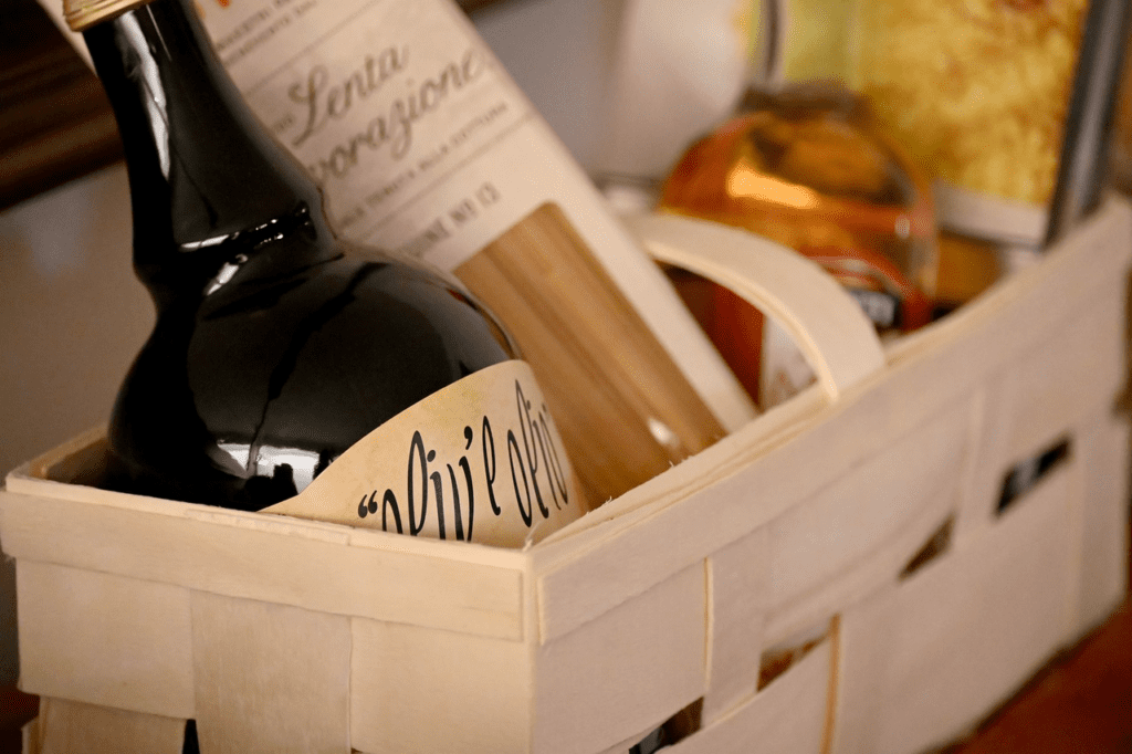 Gift basket with olive oil, pasta and other Italian delicacies